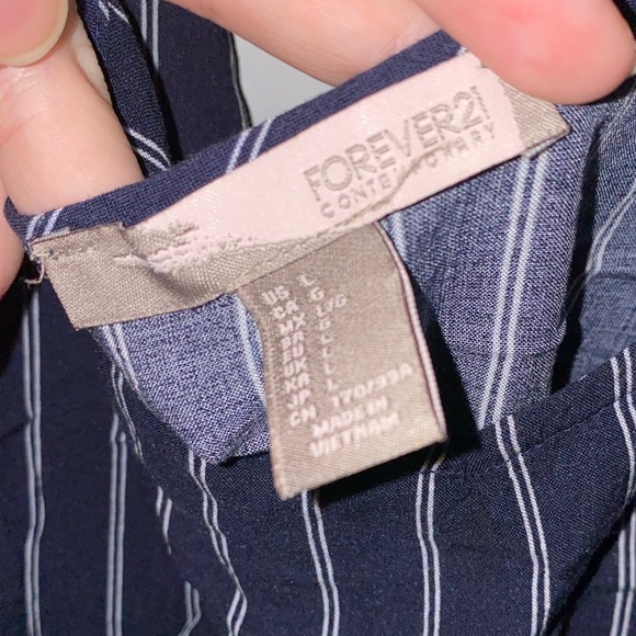 EUC FOREVER 21 Navy Blue Contemporary Stripe Tank Top Size Large - Picture 3 of 6